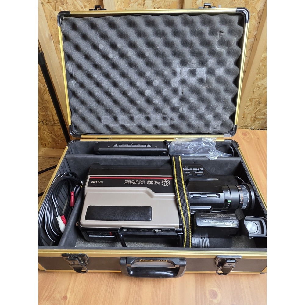 Vintage 1986 General Electric VHS Movie Video System Accessories And Hard Case
